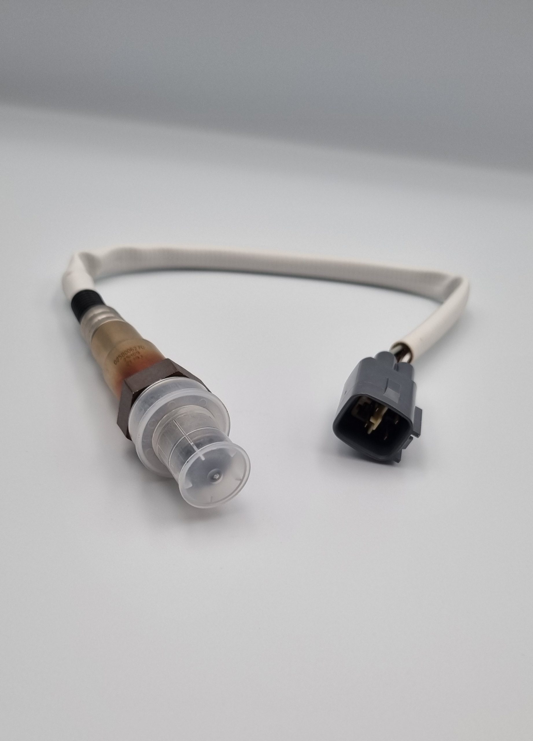 0258006270 / 89465-0H010 Oxygen Sensor (Lambda Probe) – Front / Pre-CAT – Fits Toyota Aygo, Yaris, Corolla & Citroën C1, Peugeot 107 – OEM-Spec Replacement - Image 3